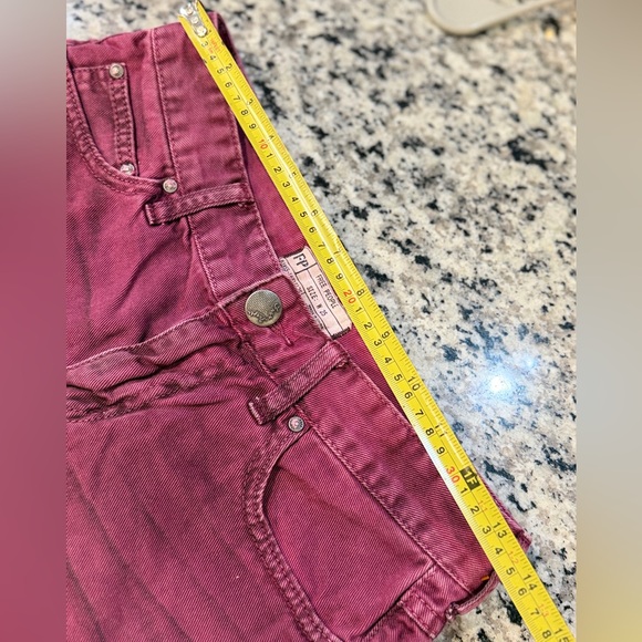 Free People Cut Off Short Harlo Denim Maroon Purple Distressed Sz 25 Baddy core - Picture 6 of 11